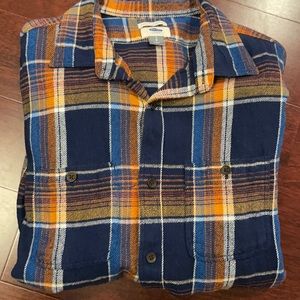 Men’s Old navy flannel shirt. Never worn.